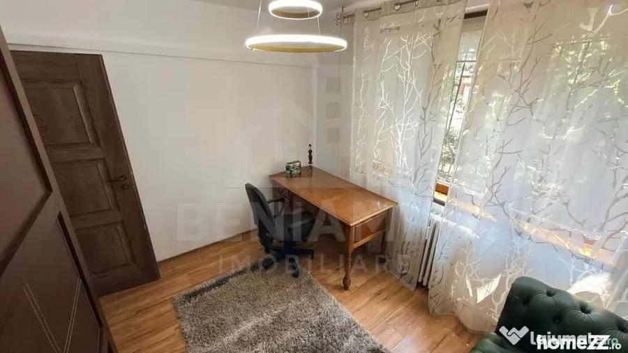 Apartament cu 3 camere decomandat în Calea București