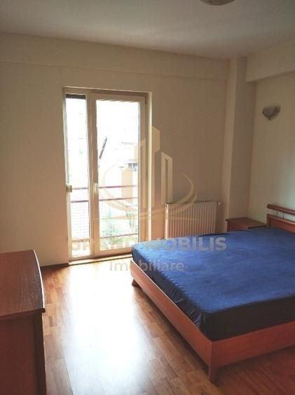 Apartament cu 3 camere decomandat, mobilat în Torontalului