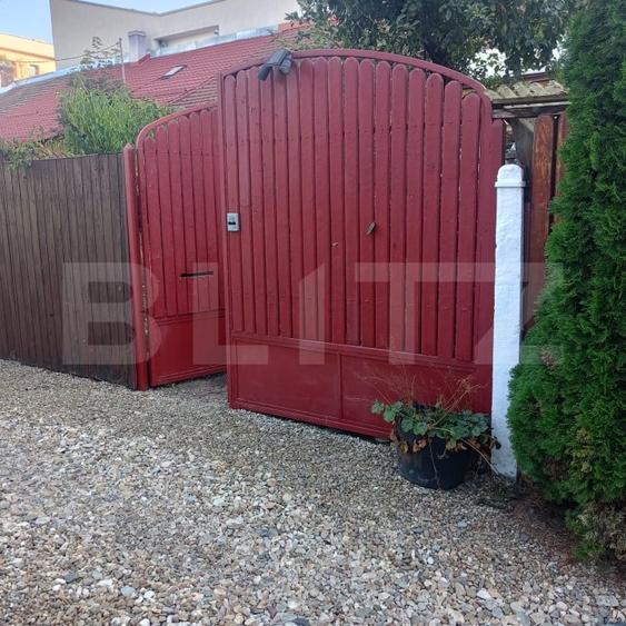 Casă individuală cu 3 camere cu Canalizare în 7 Noiembrie