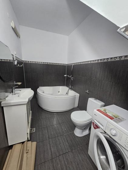 Apartament cu 4 camere semidecomandat, mobilat în Gruia