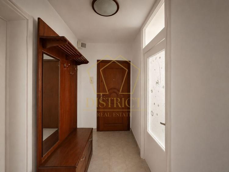 Apartament cu 3 camere decomandat în Bucovina