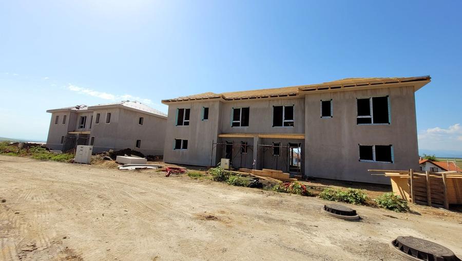 Duplex cu 4 camere cu Canalizare în Șura Mică