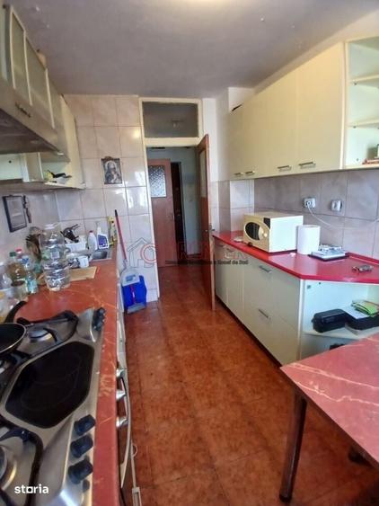 Apartament cu 3 camere în Central — fotografia 1