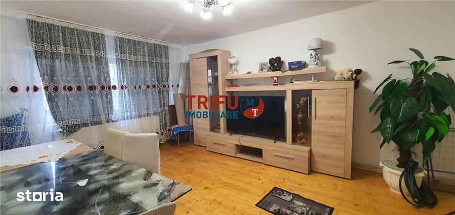 Apartament cu 3 camere decomandat, mobilat în Tolstoi
