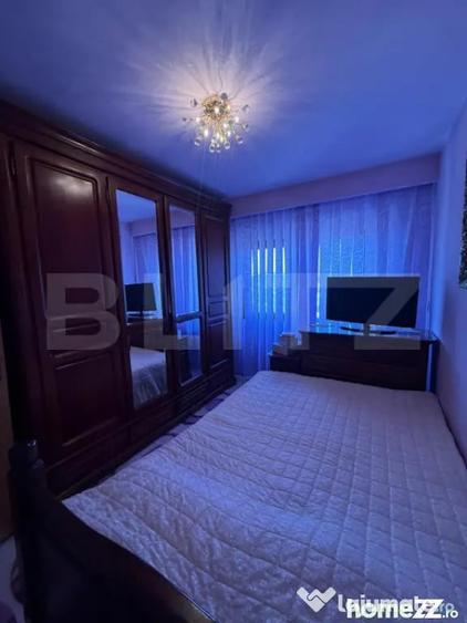 Apartament cu 4 camere, decomandat, zona 9 Mai - 10
