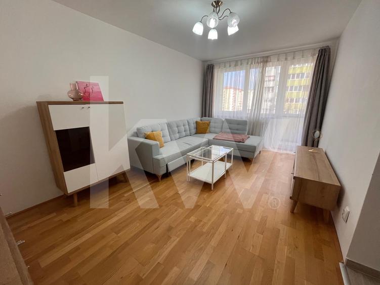 Apartament cu 3 camere semidecomandat, mobilat în Mihai Viteazul
