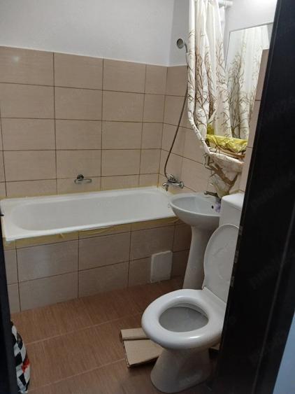 Garsonieră decomandată în Far