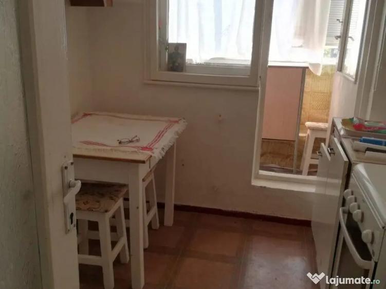 Apartament cu 2 camere semidecomandat în Mazepa 1