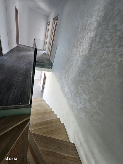 Casă cu 5 camere cu Teren 350 Mp în Central