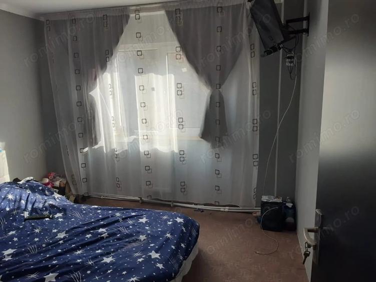 Apartament cu 4 camere semidecomandat în Micro 39