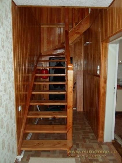Duplex cu 7 camere cu Canalizare în Central