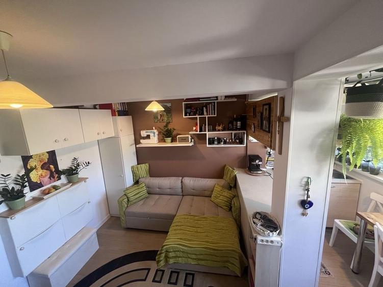 Apartament cu 2 camere decomandat în Central