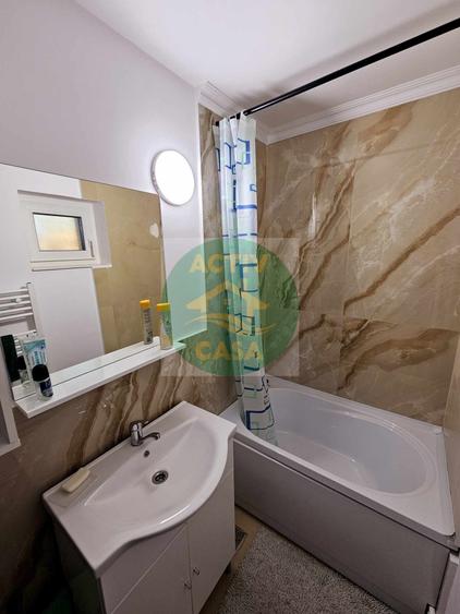 Apartament cu 3 camere semidecomandat în Est