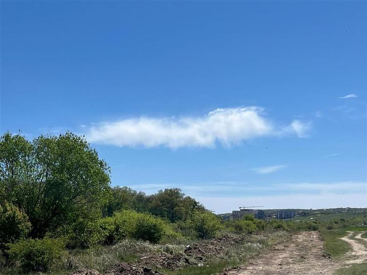 Teren intravilan de 492 mp, în Sânmartin