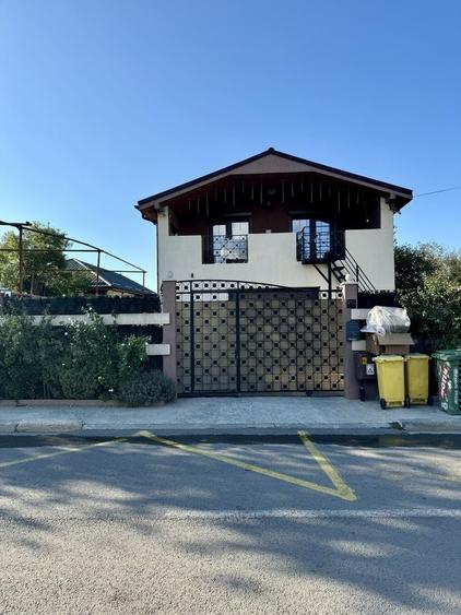 Casă cu 3 camere în Centură