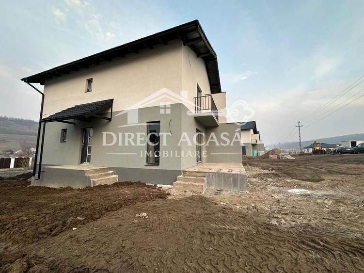 Casă individuală cu 3 camere cu Canalizare în Livezeni