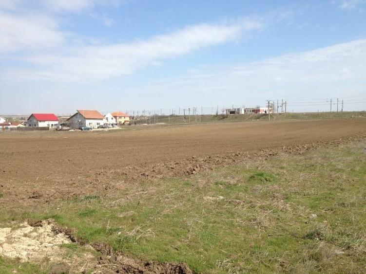 Teren Construcții intravilan de 550 mp, în Sud