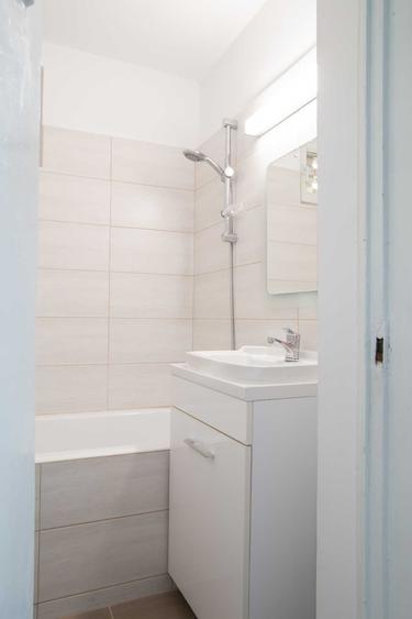 Apartament cu 3 camere semidecomandat în Ștefan cel Mare