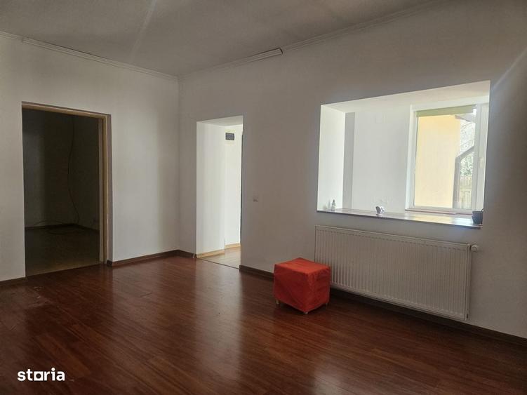 Casă cu 3 camere în Sălard