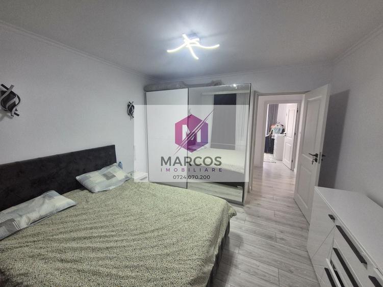 Apartament cu 3 camere semidecomandat, mobilat în Micro II