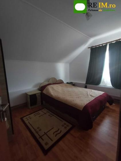 Casă individuală cu 7 camere cu Canalizare în Câmpulung Muscel