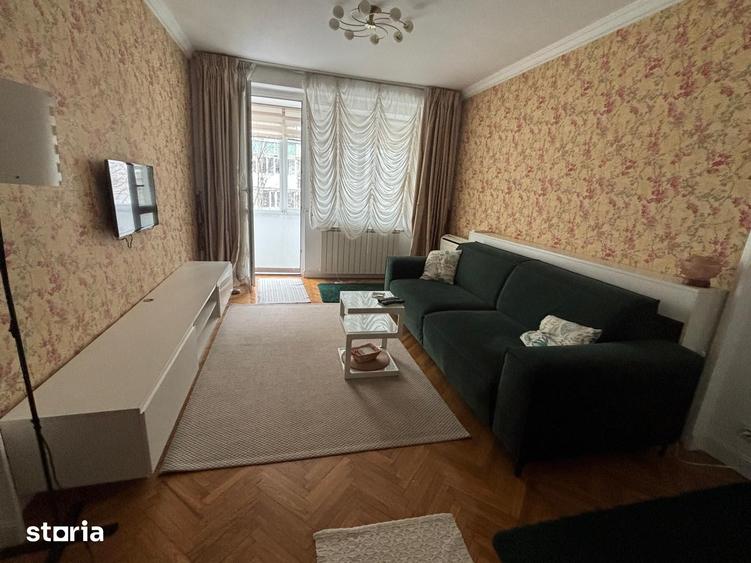 Apartament cu 3 camere decomandat în Tineretului
