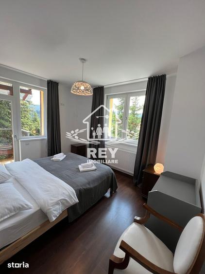 Casă cu 10 camere cu Teren 250 Mp în Central