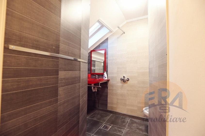 Casă individuală cu 5 camere cu Canalizare în Central