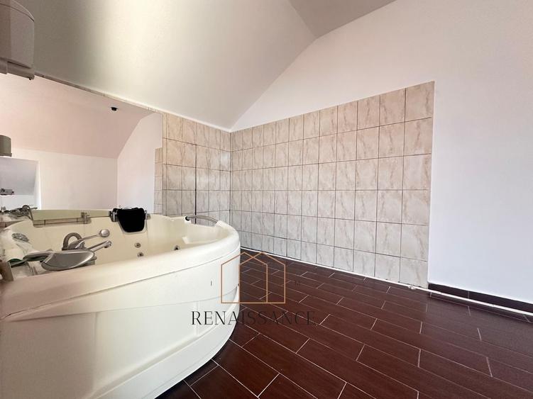 Casă individuală cu 6 camere cu Piscina în Lipovei