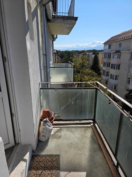 Apartament cu 2 camere decomandat în Valea Aurie