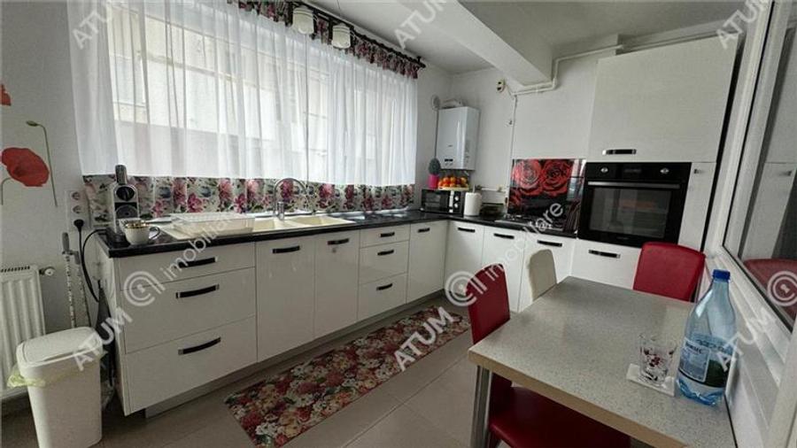 Apartament cu 4 camere decomandat, mobilat în Exterior Sud