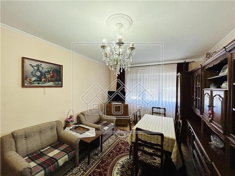Apartament cu 2 camere decomandat în Calea Dumbrăvii