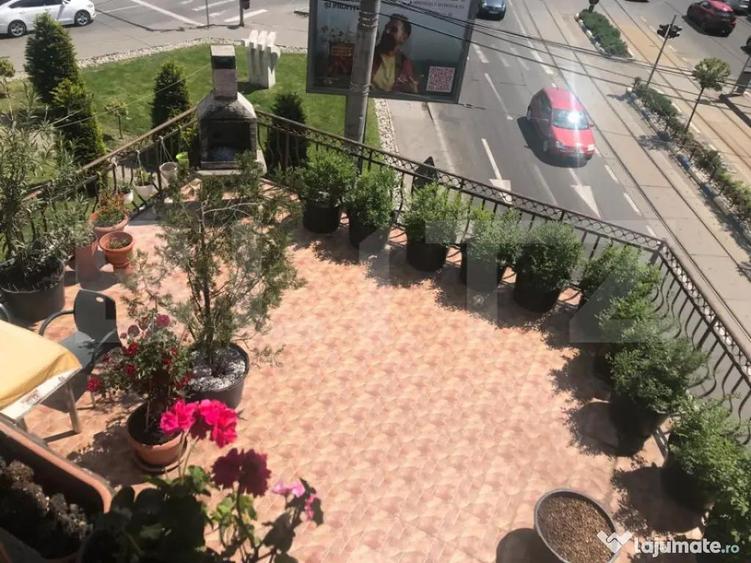 Apartament cu 3 camere decomandat, mobilat în George Enescu