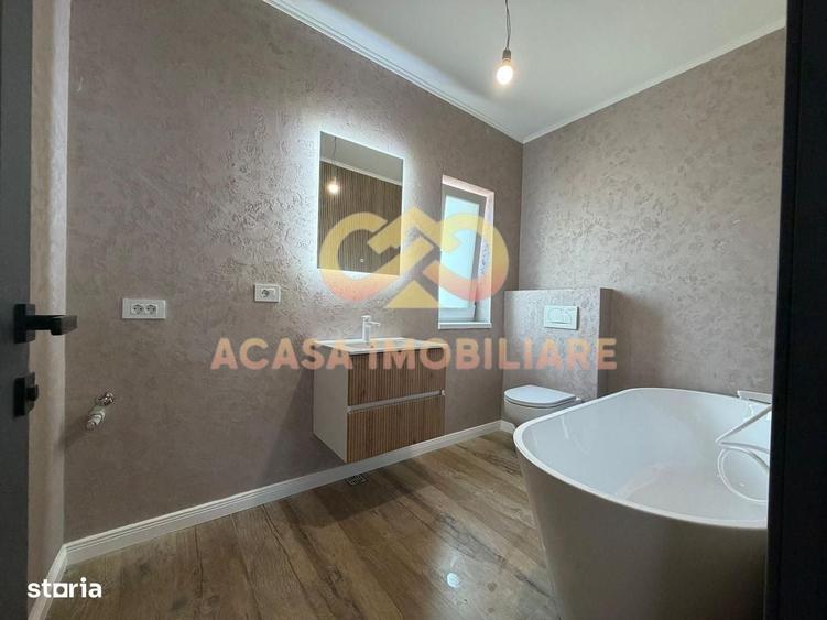 Casă cu 4 camere decomandat cu Teren 230 Mp în Bârnova