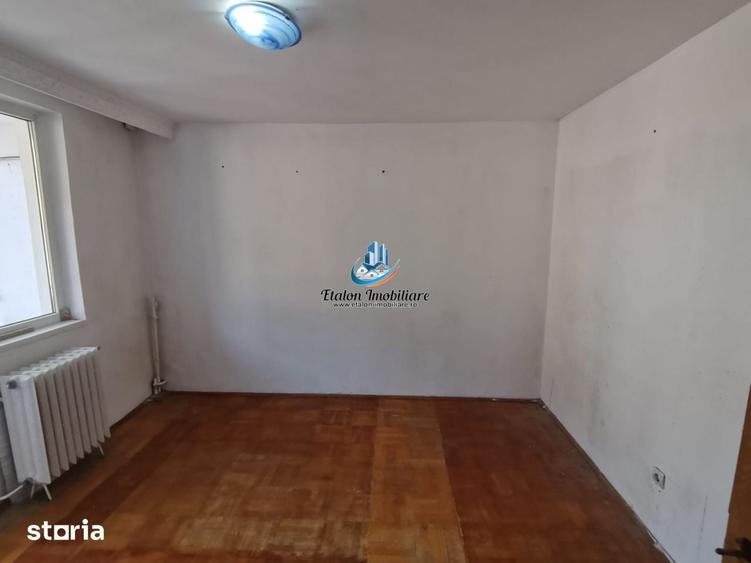 Apartament cu 2 camere decomandat în Mărăței