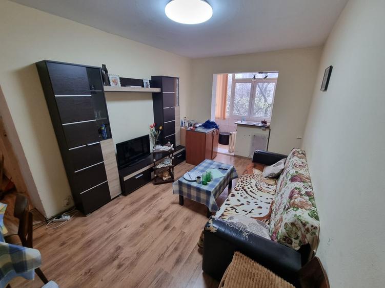 Apartament 3 camere zona Inel 2 - 1