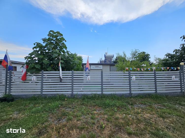 Casă cu 7 camere cu Teren 500 Mp în Central