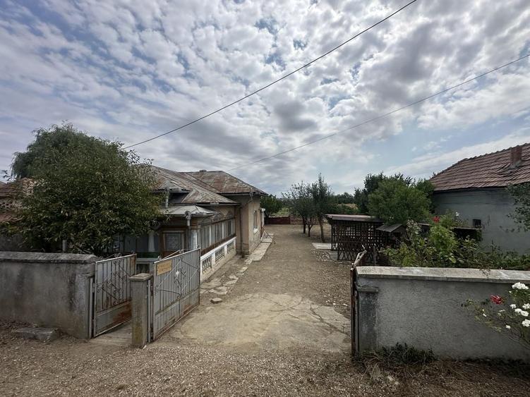 Casă cu 4 camere în Mamura