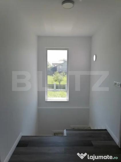 Casă cu 7 camere cu Teren 488 Mp în Valea