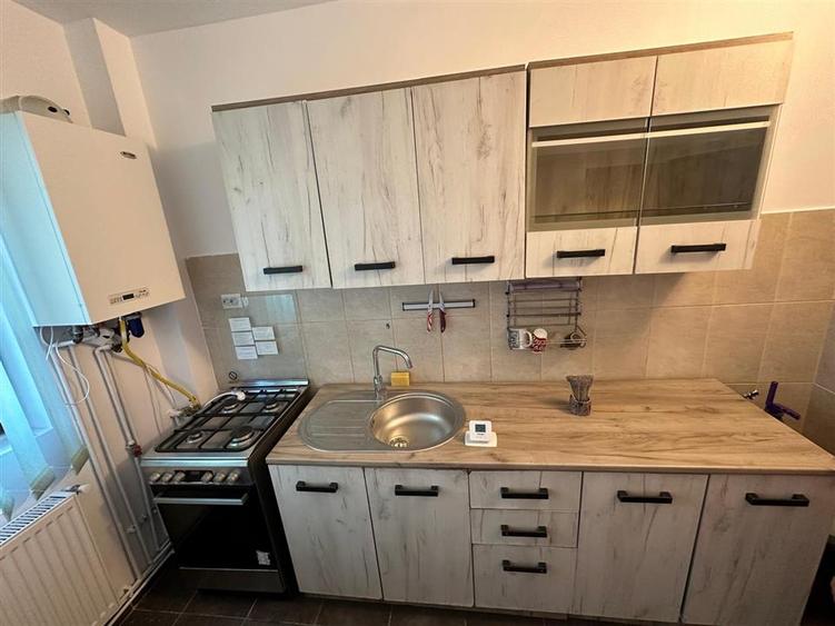 Apartament cu 3 camere decomandat în Păcurari