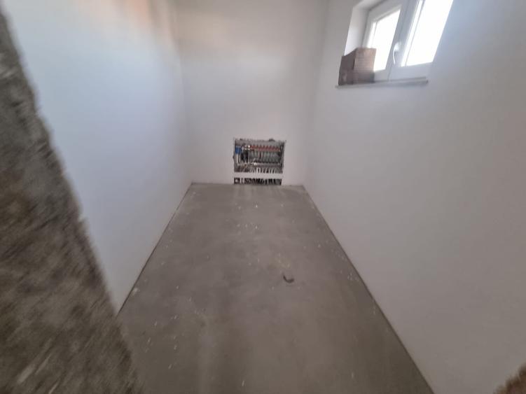 Casă individuală cu 6 camere cu Teren 350 Mp în Cetate