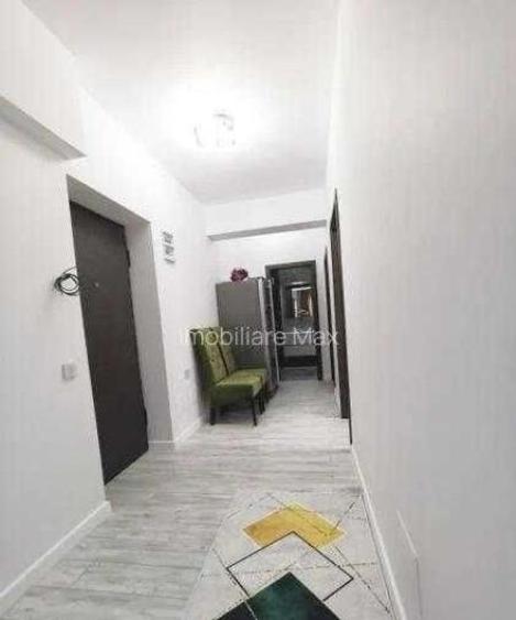 Apartament cu 3 camere decomandat, mobilat în Regie