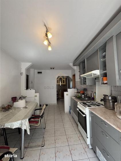Apartament cu 3 camere în Traian