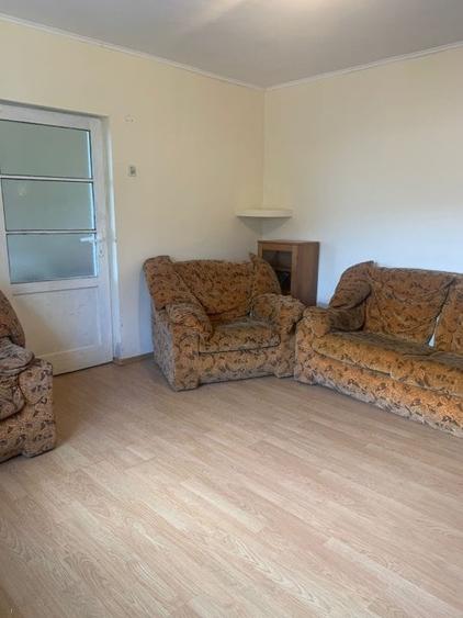 Apartament cu 2 camere semidecomandat, mobilat în Central