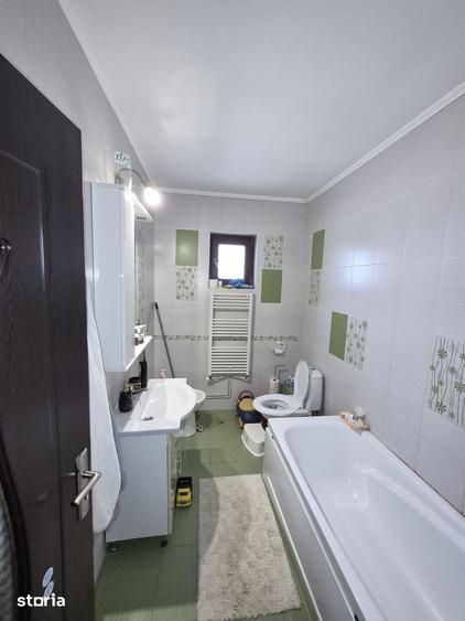 Apartament cu 3 camere decomandat în Valea Lupului