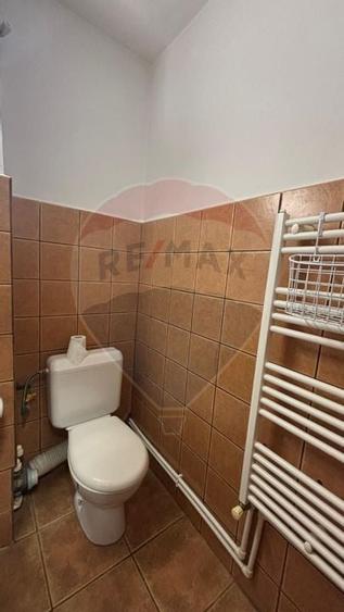 Garsonieră decomandată în Capitol
