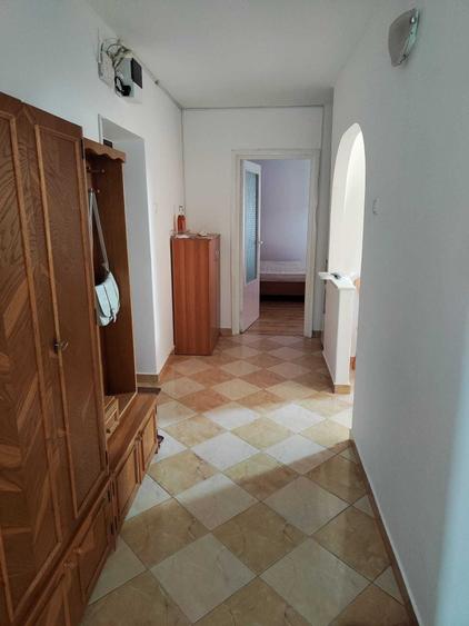 Apartament cu 2 camere decomandat în Horea