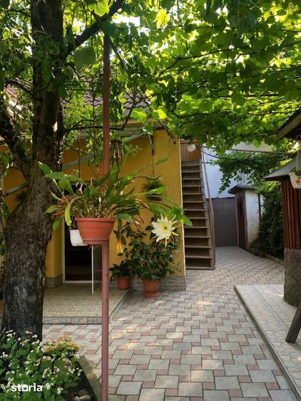 Casă cu 5 camere cu Teren 1480 Mp în Central