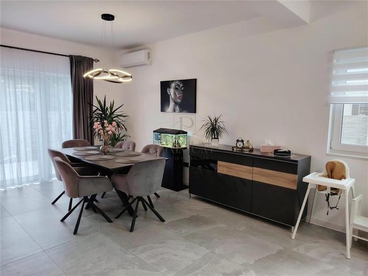Duplex cu 4 camere cu Canalizare în Urseni