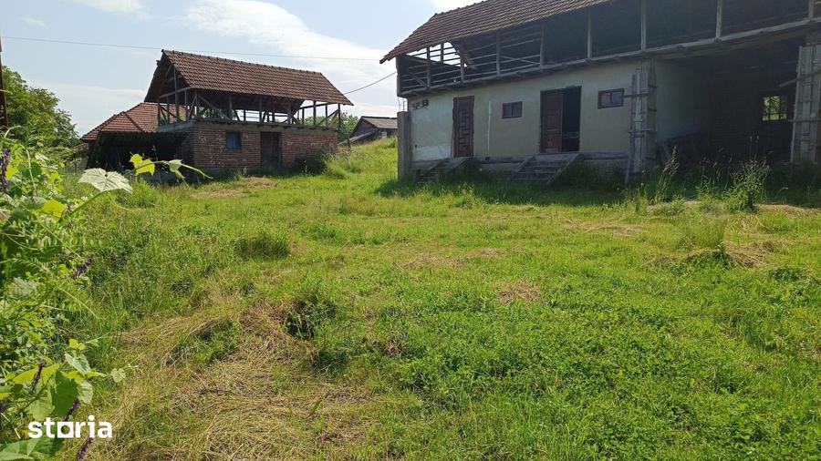 Casă cu 2 camere cu Teren 1000 Mp în Drăghici